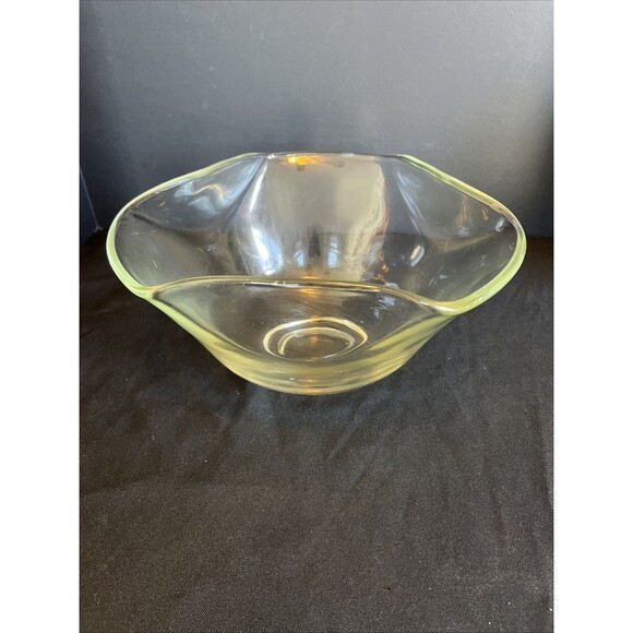VTG Triangular Clear Serving Bowl with Hint of Yellow Iridescent Tint 5”X9.25” - Picture 6 of 14